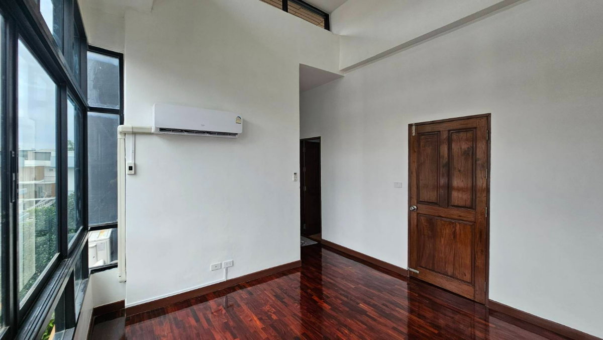 รูป ทาวน์โฮม 3.5 ชั้น ทาวน์อินทาวน์ ใกล้โรงเรียนบดินทร์เดชา - โรงเรียนนานาชาติ เชื่อมต่อเส้นเลียบทางด่วนได้ทันที พร้อมเดินทางไปเอกมัย-ทองหล่อ 🚘 - รูปที่ 13/28