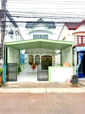 ทาวน์โฮม เขตหนองจอก : ขายทาวน์เฮาส์ 2 ชั้น แต่งครบ หมู่บ้านกิตติชัย7 ถนนมิตรไมตรี หนองจอก เนื้อที่ 23.8 ตรว 3นอน 2น้ำ พร้อมของแถมมากมาย