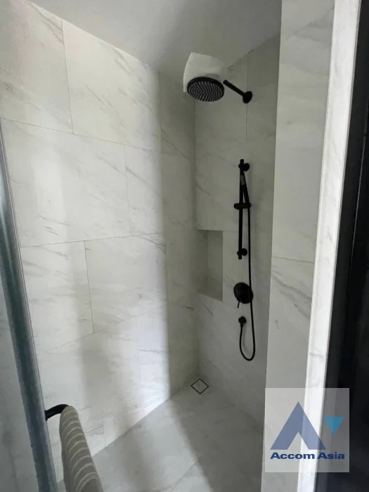 รูป 🔼🔽 AccomA 📩 Neutral-tone condo with natural light and simple design in Sathorn (AA43148) - รูปที่ 6/6