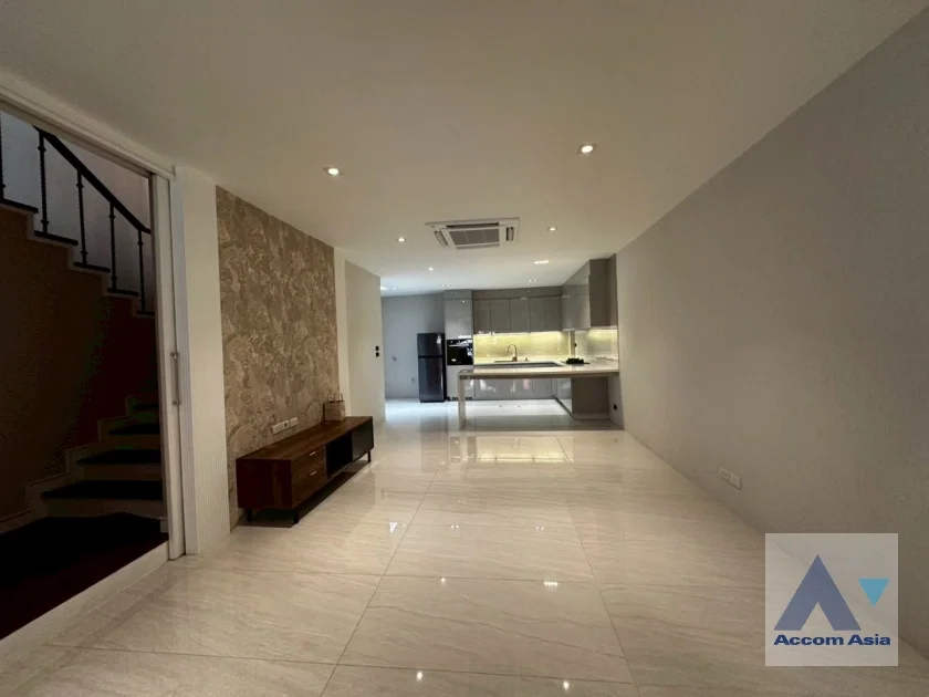 picture 🔼🔽 AccomA 📩  Elegant home with warm minimalist interiors in Baan Klang Krung Thonglor (AA20983) - 1/20