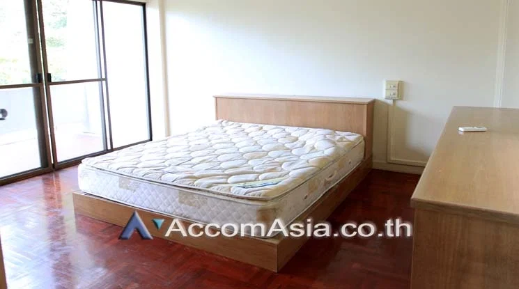 picture 🔼🔽 AccomA 📩 Home Office 3 BR Townhouse in Khlong Toei (AA17938) - 1/16