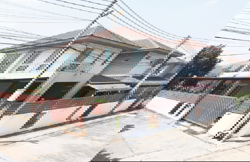 รูป ขายบ้านเดี่ยว 2 ชั้น บ้านบึง ชลบุรี หมู่บ้านบูรพาเมาท์เท่น หลังมุม มีสระว่ายน้ำส่วนตัว 83 ตรว พร้อมอยู่ - รูปที่ 2/12