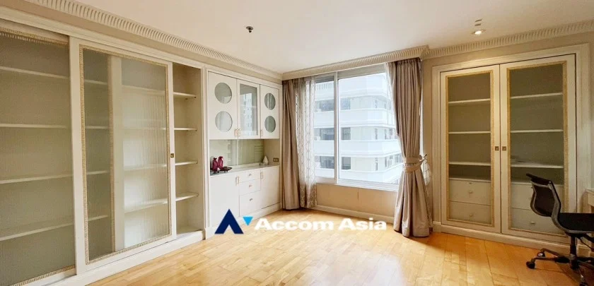 รูป 🔼🔽 AccomA 📩 Luxury condo for sale in Bangkok with spacious open-plan layout and classic built-in design - รูปที่ 11/20