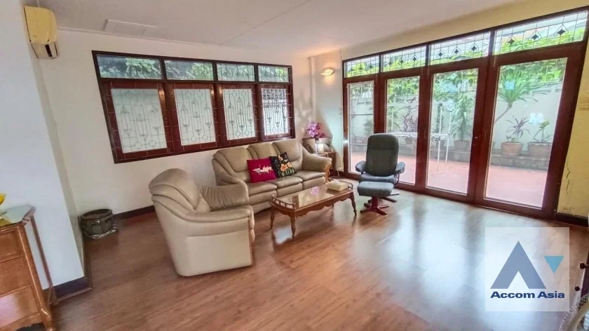 picture 🔼🔽 AccomA 📩 Spacious house with classic charm and greenery in Sathorn (1714115) - 6/20