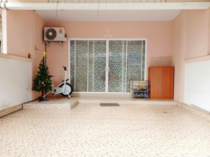 3-bed townhouse for sale, 147 sqm, 21.3 sq wah, Thanapirom Phetkasem 69
