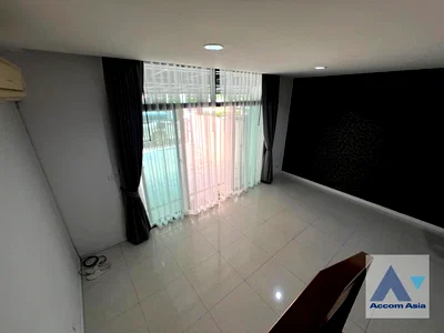 เช่าทาวน์โฮม ม.กรุงเทพ กล้วยน้ำไท : 🔼🔽 AccomA 📩  4 BR Townhouse @Flora Marigold (AA40352)
