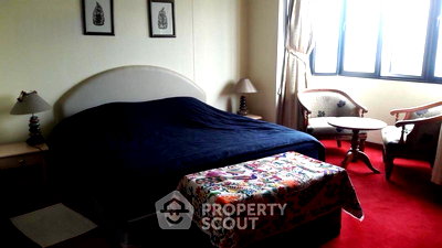 Condos for sale : 2-BR Condo at Omni Tower near BTS Nana (ID 2620255)