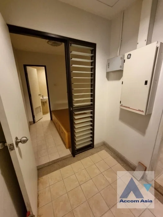 รูป 🔼🔽 AccomA 📩 Modern condo with balcony and walk-in closet at Wilshire (AA36365) - รูปที่ 12/17
