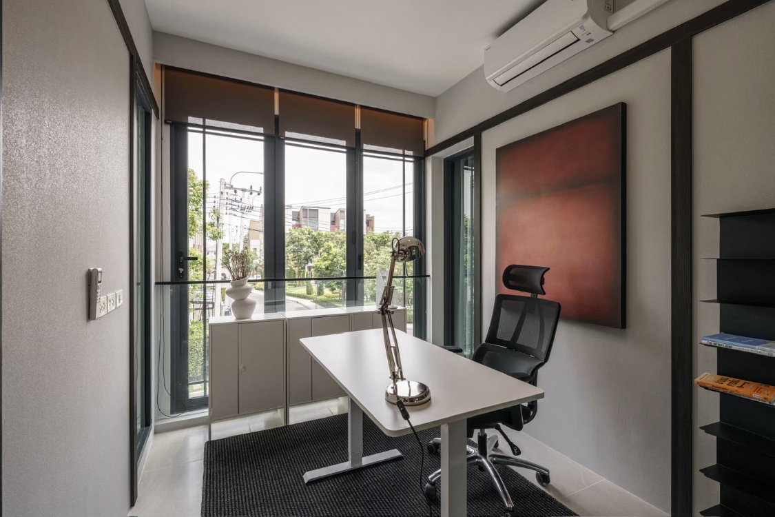 รูป RS5528 ให้เช่า ทาวน์โฮมหรู 3 ชั้น Baan Klang Muang Classe Sukhumvit 77 - รูปที่ 12/23