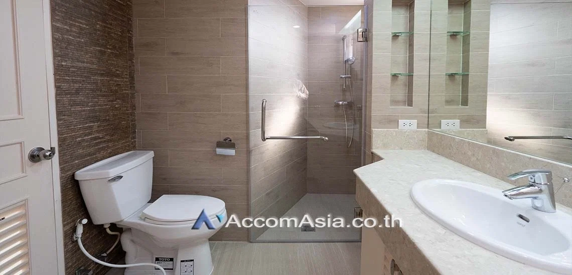 รูป 🔼🔽 AccomA 📩 Elegant wooden condominium with warm tones and dining alcove (23622) - รูปที่ 9/10