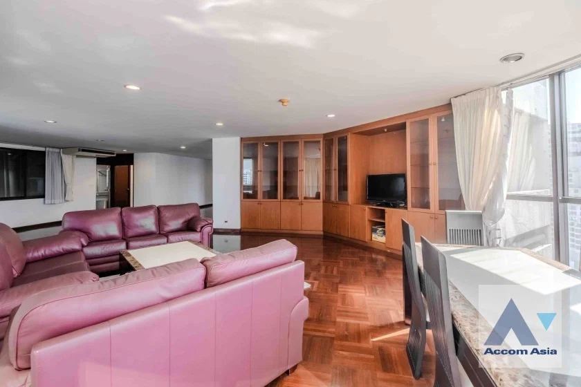 รูป 🔼🔽 AccomA 📩 Bright condominium with curved windows and open-plan living in Sukhumvit (24409) - รูปที่ 3/20