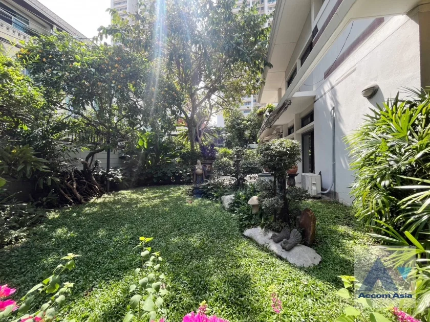 รูป 🔼🔽 AccomA 📩  Split-Level Modern-Vintage Home with Lawn and Mature Trees  (AA42371) - รูปที่ 5/20