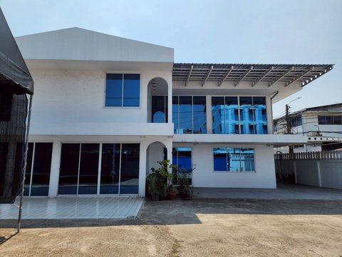 ขายที่ดินพร้อมบ้านออฟฟิศ 378 ตร.วา แปลงมุม ติดรถไฟฟ้าสายสีชมพู สถานี กม.6 