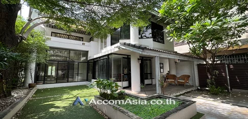 🔼🔽 AccomA 📩 Renovated house with garden and charming wood interiors (40181)