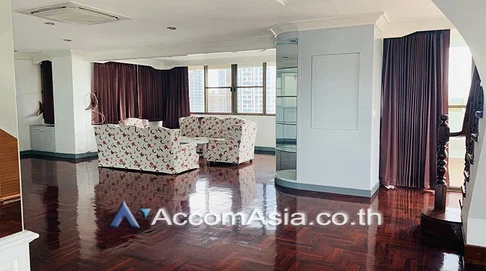 🔼🔽 AccomA 📩 Bright corner unit with warm wood floors and private garden balcony (2045801)