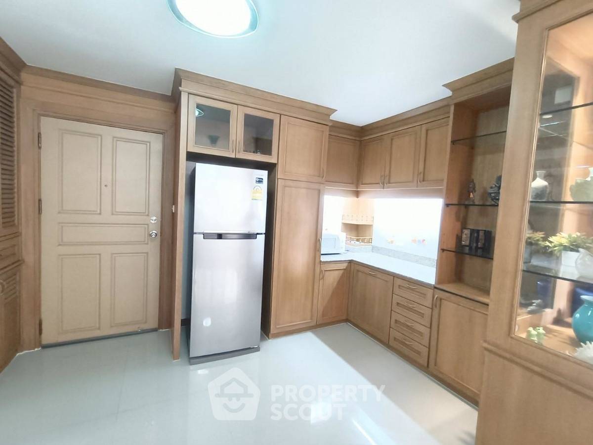 รูป คอนโด 2-ห้องนอน ที่ รัชดา ซิตี้ คอนโดมิเนียม ใกล้ MRT ห้วยขวาง (ID 2419908) - รูปที่ 13/20