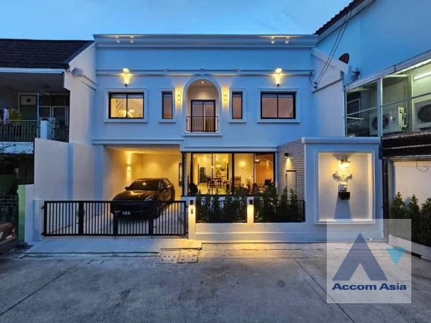 picture 🔼🔽 AccomA 📩 Modern family home in Moo Baan Klongtan Nivet with open layout (AA35014) - 2/10