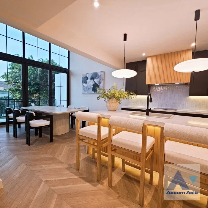 รูป 🔼🔽 AccomA 📩 Pet friendly,Newly renovated 5 BR Townhouse @Regent 71 (AA43782) - รูปที่ 2/13