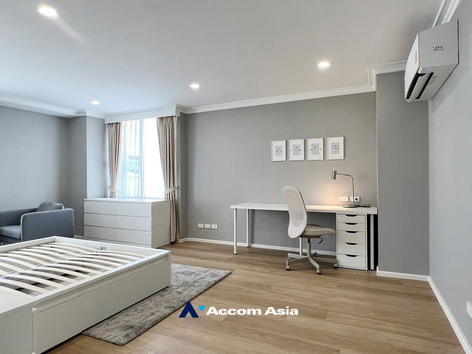 picture 🔼🔽 AccomA 📩 3 BR Condominium @ICON I (AA35122) - 8/17
