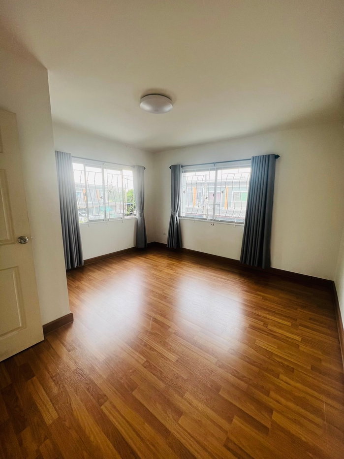 รูป บ้านทาวน์โฮม 2ชั้น หลังริม 53 ตรวา มีพื้นที่ข้างบ้าน - รูปที่ 2/13