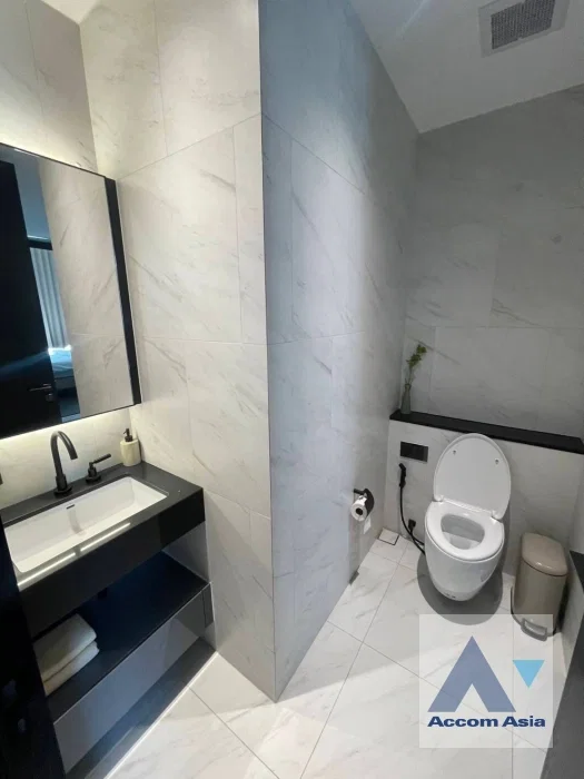 รูป 🔼🔽 AccomA 📩 Neutral-tone condo with natural light and simple design in Sathorn (AA43148) - รูปที่ 5/6
