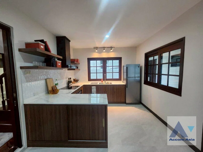 รูป 🔼🔽 AccomA 📩  Family home with Tudor charm in peaceful compound near BTS Onnut (99870) - รูปที่ 20/20