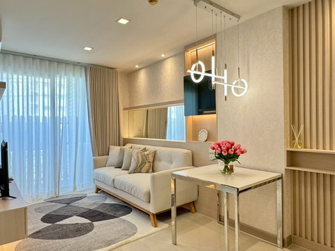 🏢 ขายคอนโด Airlink Residences ห้องสวย พร้อมอยู่ ใกล้ ARL ลาดกระบัง เพียง 1.69 ล้านบาทเท่านั้น! ติดถนนร่มเกล้า เดินทางสะดวก ใกล้สนามบิน ✈️✨