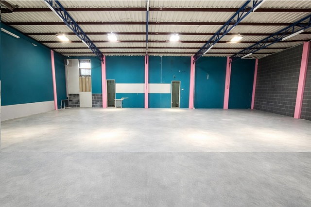 รูป โกดังให้เช่า 1 นอน 1 น้ำ Mega Home สุวินทวงศ์ 800ม. ใกล้โลตัสมีนบุรี 900 ม. 54ตร.ว. 216ตร.ม. .ทำเลติดถนนใหญ่ - รูปที่ 2/8