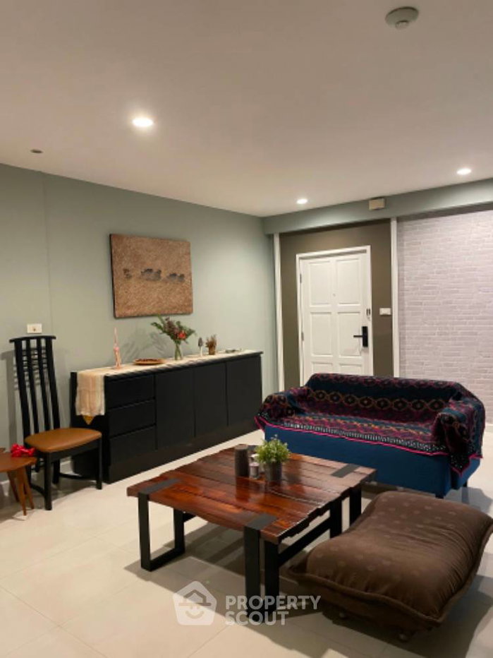 รูป คอนโด 2-ห้องนอน ที่ สราญใจ แมนชั่น คอนโดมิเนียม ใกล้ BTS นานา (ID 1557583) - รูปที่ 1/6