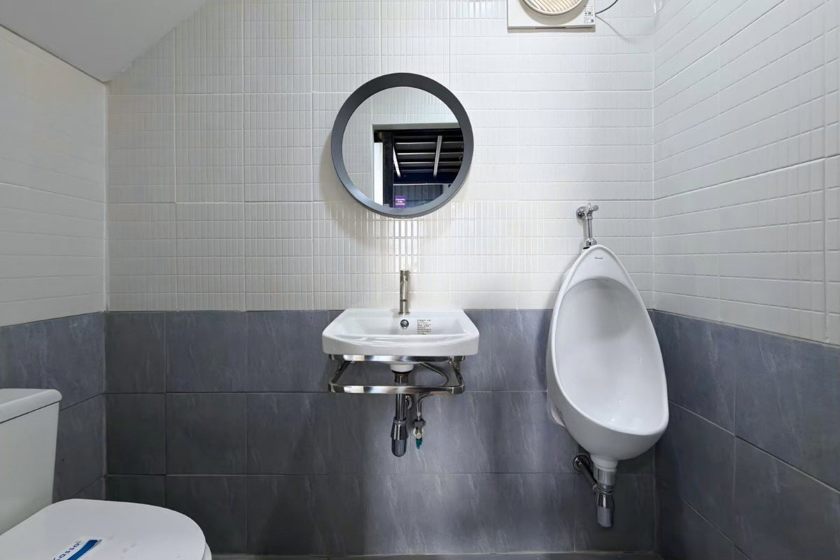 รูป U1419 ให้เช่าโกดังออฟฟิศ พัฒนาการ 25 ขนาด 140 ตารางเมตร มีห้องน้ำในตัว จอดรถได้ 4 คัน ทำเลดีเดินทางสะดวกเข้าออกได้หลายทาง - รูปที่ 4/4