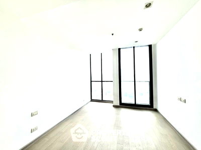 Condos for sale : 2-BR Condo at Noble Ploenchit near BTS Phloen Chit (ID 2756315)