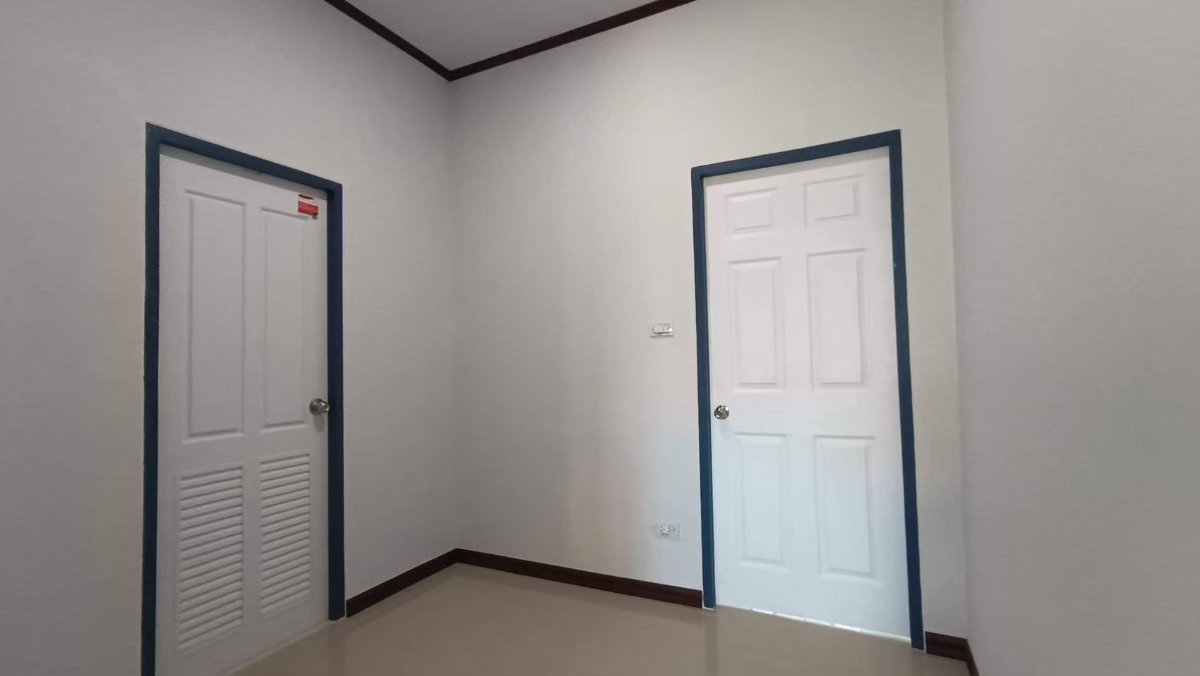 รูป ขายทาวน์โฮมใหม่ 2 ชั้น ทำเลทอง ตรงข้าม ปตท. บ่อหิน ห่างจากถนนใหญ่เชียงใหม่-ดอยสะเก็ด 100 เมตร ใกล้แหล่งชุมชน จะอยู่เองหรือเปิดกิจการก็เหมาะ-SW003569 - รูปที่ 14/18