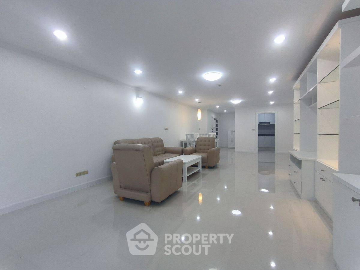 รูป คอนโด 2-ห้องนอน ที่ ศุภาลัย เพลส สุขุมวิท 39 ใกล้ BTS พร้อมพงษ์ (ID 2766537) - รูปที่ 3/9