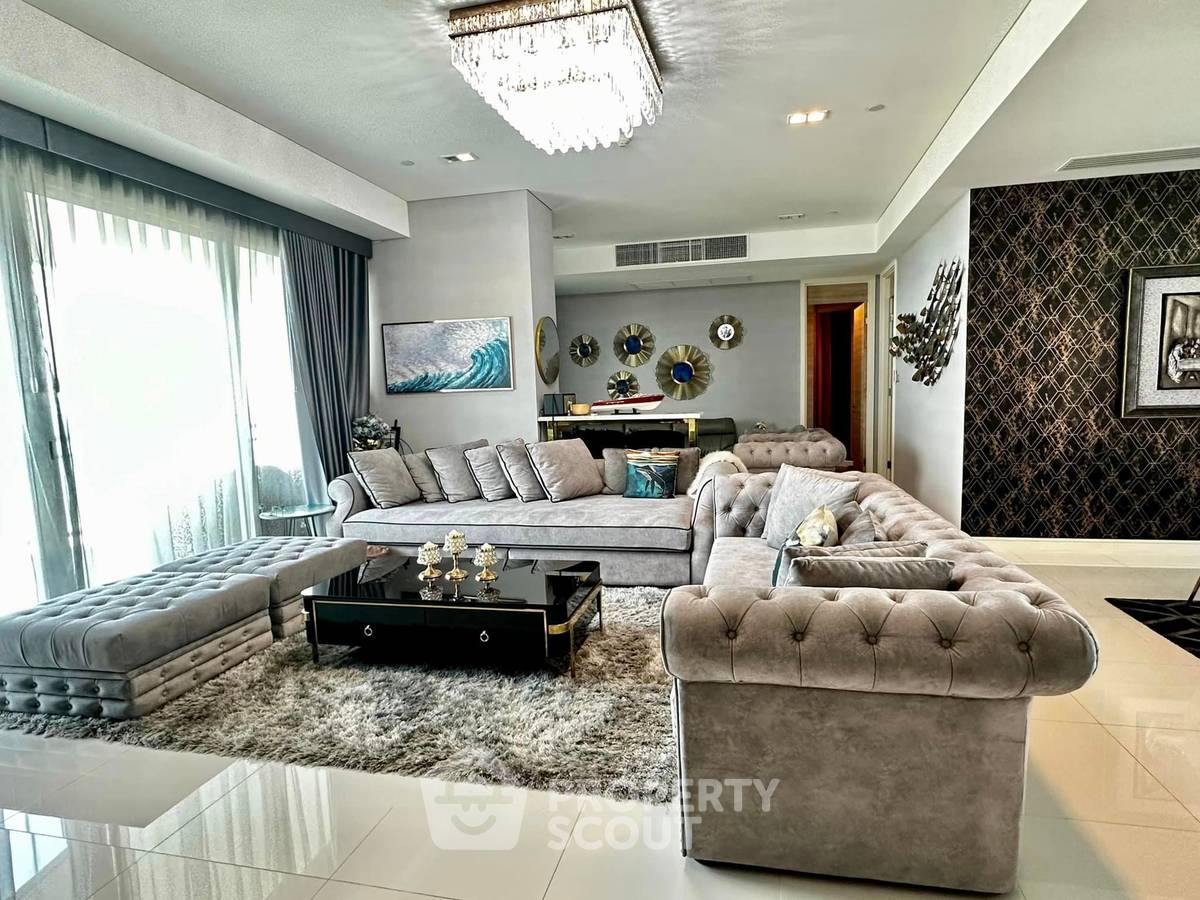 รูป คอนโด 3-ห้องนอน ที่ รีเฟล็คชั่น จอมเทียน บีช พัทยา ใกล้ เมืองพัทยา (ID 1297691) - รูปที่ 2/16