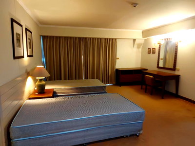 Condos for sale Petchburi Road Bangkok : For sale p-145960 omni tower sukhumvit nana khlong toei district 8,000,000 thb line @easythaihome 085-592-2897