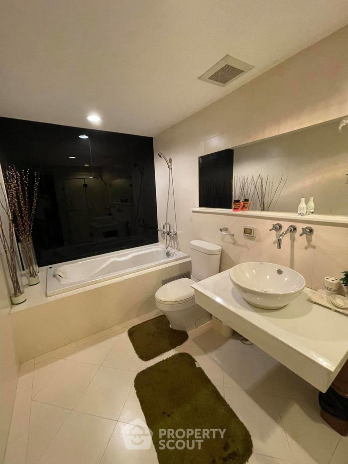 รูป คอนโด 2-ห้องนอน ที่ ดิ แอดเดรส สุขุมวิท 42 ใกล้ BTS เอกมัย (ID 2766927) - รูปที่ 2/5