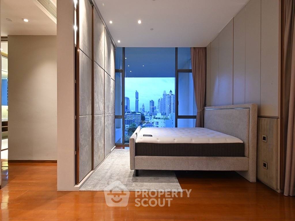 รูป คอนโด 3-ห้องนอน ที่ เดอะ สุโขทัย เรสซิเด้นซ์ คอนโดมิเนียม ใกล้ MRT ลุมพินี (ID 1452003) - รูปที่ 2/9