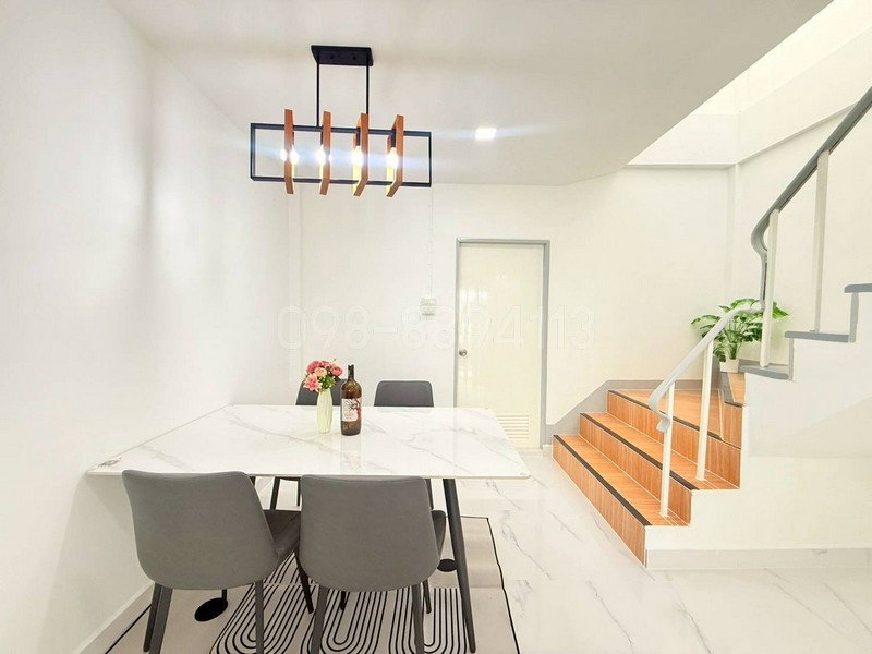 รูป ขายทาวน์เฮาส์ 2 ชั้น หมู่บ้านอัมรินทร์ 3 บ้านสวย พร้อมอยู่ แถมเฟอร์นิเจอร์ครบครัน เนื้อที่ 24 ตรว 3นอน 2น้ำ ใกล้รถไฟฟ้าสายสีเขียว - รูปที่ 6/8