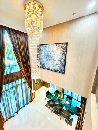 รูป พร้อมสระว่ายน้ำพรีเมียม บ้านหรู 3 ชั้น ตกแต่งสวย 4นอน เซ็นทรัลลาดพร้าว ยูเนี่ยนมอลล์ 1.2 กม. 6น้ำ 57ตร.วา 230ตร.ม.BTS ห้าแยกลาดพร้าว - รูปที่ 4/8