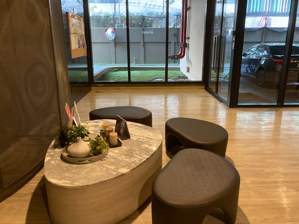 picture Condo for Rent: 1-Bedroom Unit at Noble Revent - 10/15