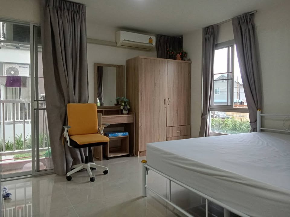 รูป คอนโด/หอพัก ให้เช่า ติดรถไฟฟ้า มีนบุรี รามคำแหง 1 ห้องนอน 1 ห้องน้ำ (ห้องใหม่มาก)   - รูปที่ 1/6