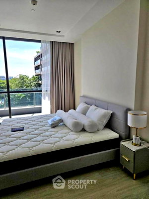 Condos for rent Middle Sukhumvit : 1-BR Condo at The Room Sukhumvit 38 near BTS Ekkamai (ID 2580707)