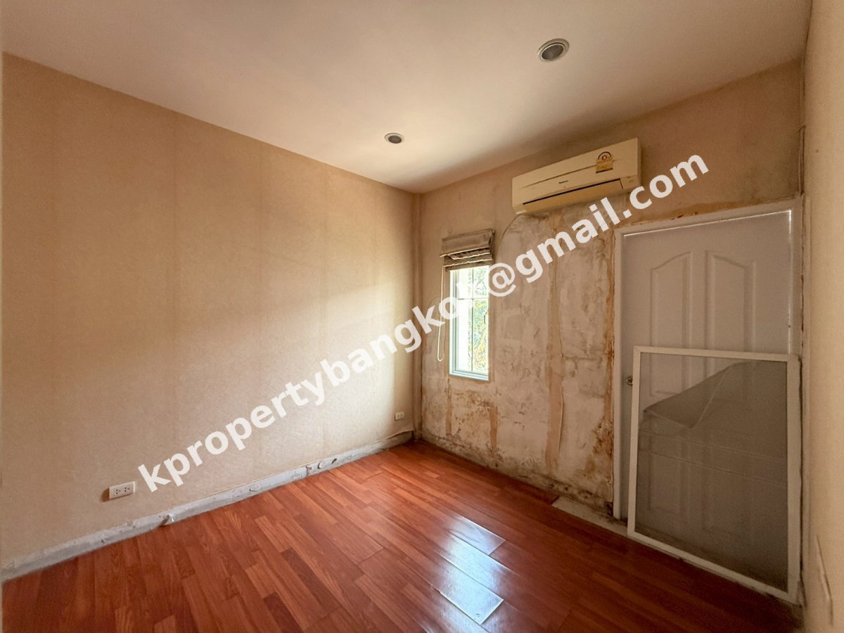 รูป ขายทาวน์โฮม 3.5 ชั้น The Metro Rama 9 ใกล้รถไฟฟ้า ใกล้มอเตอร์เวย์ 200 ตร.ม. ราคา 3.99 ล้าน - รูปที่ 23/32