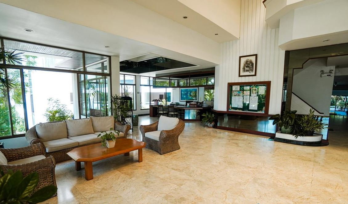 picture Luxurious unit right in beach-front! - 33/36