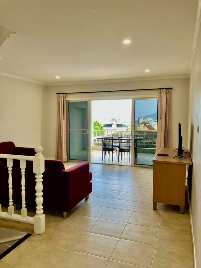 รูป ทาวน์โฮม 3 ชั้นบนเนินป่าตอง ลดแรงเหลือ 9.9 ล้าน จาก 12.9 ล้าน - รูปที่ 3/19