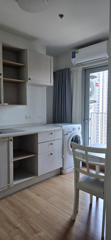 picture Chapter One Modern Dutch  8,500 /month - 3/13