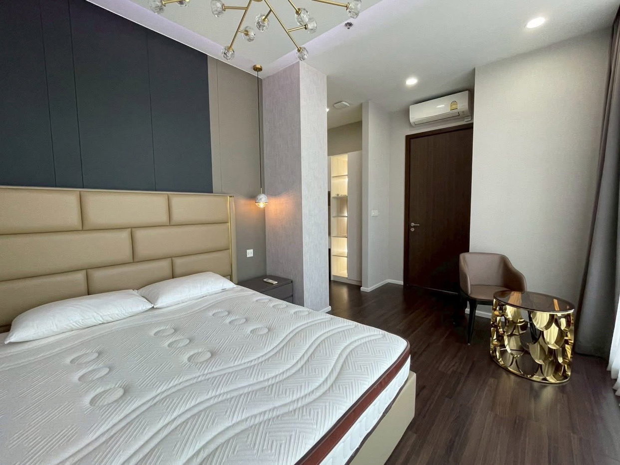 รูป Luxury Condo for Rent Punnawithi | Family Home High Floor | Near BTS Punnawithi | 150,000 THB/Month -LTH14791 - รูปที่ 2/5