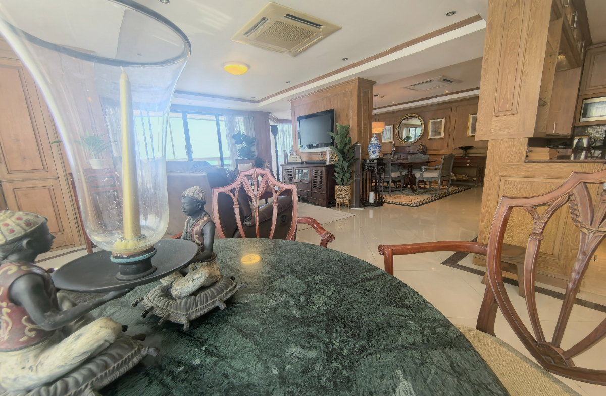 picture Luxurious unit right in beach-front! - 17/36