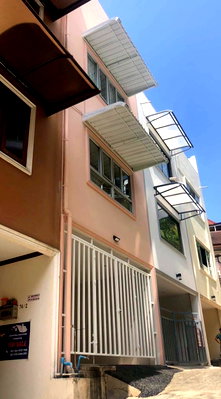 บ้านเดี่ยว ภูเก็ต : ทาวน์โฮม 3 ชั้นบนเนินป่าตอง ลดแรงเหลือ 9.9 ล้าน จาก 12.9 ล้าน