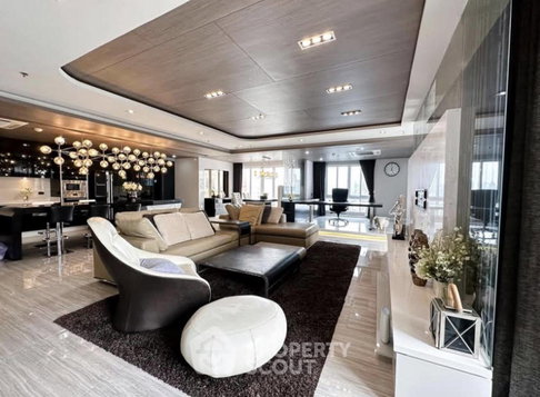 3-BR Condo at Citi Smart Sukhumvit 18 near BTS Asok (ID 2006021)